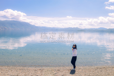 泸沽湖,丽江,中国,河岸,女孩,宽的,太平洋,水,天空,旅行者
