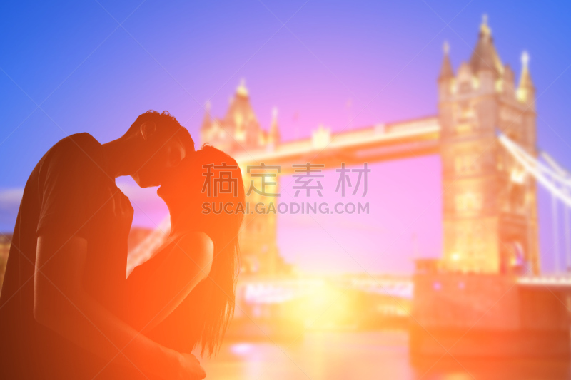 塔桥,异性恋,可开闭吊桥,自己拥抱自己,一见钟情,明星,泰晤士河,纪念碑,女朋友,英格兰