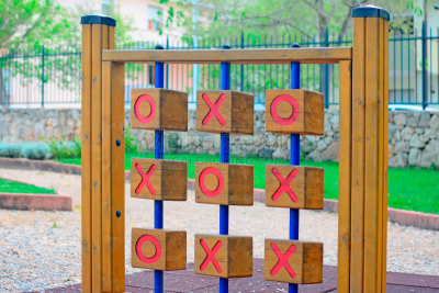 井字游戏,成一排,休闲活动,水平画幅,橙色,木制,蓝色,塑胶,十字形,创造力