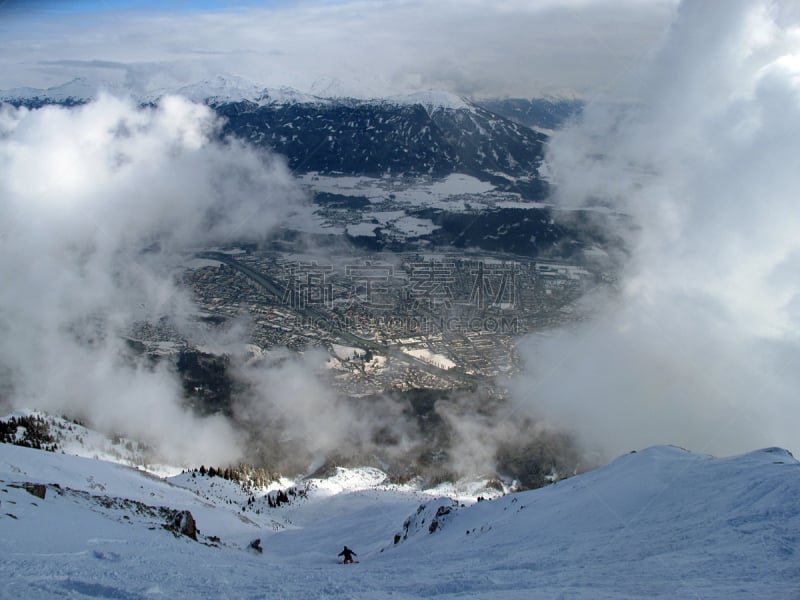 诺得克依特山,因斯布鲁克,卡尔文德尔山脉,滑雪板,滑雪度假,水平画幅,小旅馆,户外,运动,奥地利