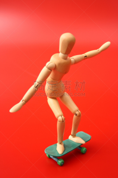 假人撞击测试,垂直画幅,注视镜头,木制,人,肖像,塑胶,背景分离,仅成年人,滑板