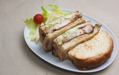 日本食品,三明治,鸡,三层式立体交叉,黄油鸡卷,烤三明治,总会三明治,干酪三明治,速食炸薯条,商务餐