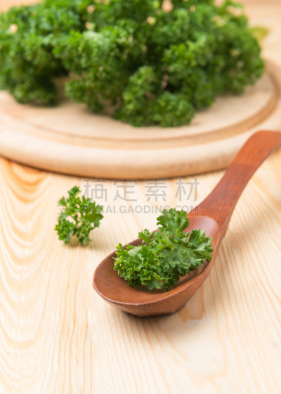 清新,欧芹,木匙,强迫性的,垂直画幅,芳香的,枝繁叶茂,素食,生食,乡村风格