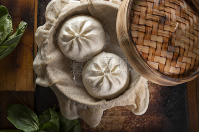 中式小笼包,小圆面包,两个物体,食品,蒸菜,中国食品,蒸锅,芜菁,自制的,2018