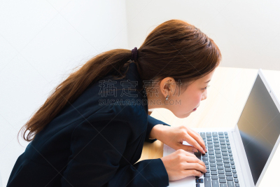 女人,图像,书桌,使用手提电脑,仅日本人,技术,人的眼睛,日本人,办公室,半身像