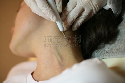 眼睑,水平画幅,医疗工具,图像,两个物体,仅成年人,人的眼睛,青年人,耐性,彩色图片