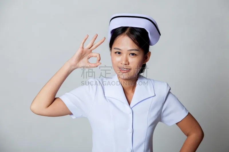 青年人 护士 同意的手势 美 水平画幅 手势语 美人 制服 仅成年人 专业人员图片素材下载 稿定素材 青年人 护士 同意的手势 美 水平画幅 手势语 美人 制服 仅成年人 专业人员图片素材下载 稿定素材