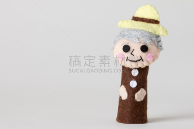 祖父,毛绒玩具,留白,水平画幅,草帽,衰老过程,毛毡制品,家庭生活,木偶剧,性格