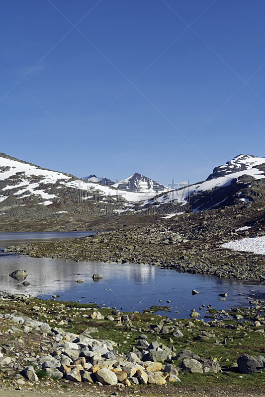挪威,垂直画幅,天空,雪,无人,苔藓,夏天,户外,地衣,石头