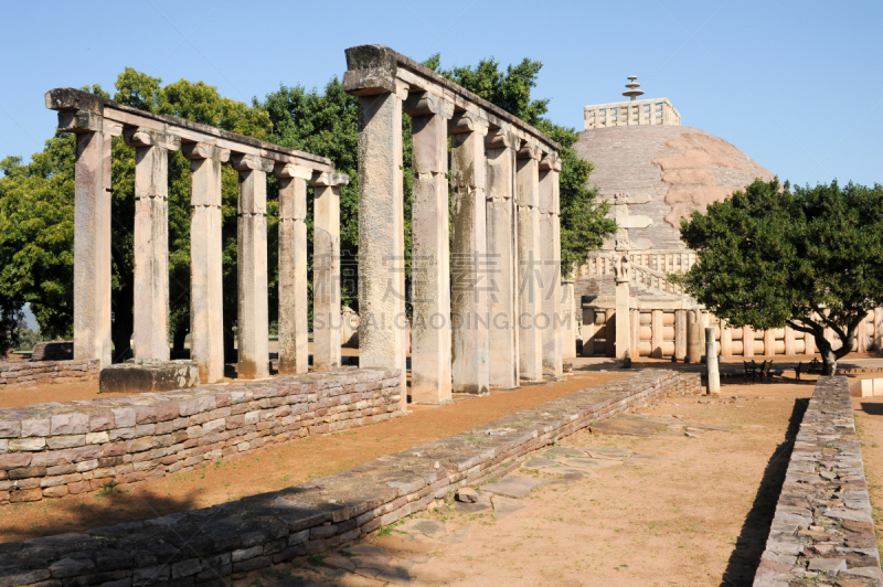 桑吉,佛塔,印度,城镇,旅游目的地,水平画幅,建筑,人,户外,大门