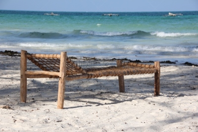 吉汶瓦海滩,桑吉巴尔,印度洋,非洲,sun lounger,阳伞,遮阳伞,茅屋屋顶,东非部落,椰子树