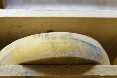 未成熟的,酒窖,奶酪,科门特奶酪,干酪制造,弗朗什孔泰,格鲁耶尔干酪,乳牛场,奶制品,车轮
