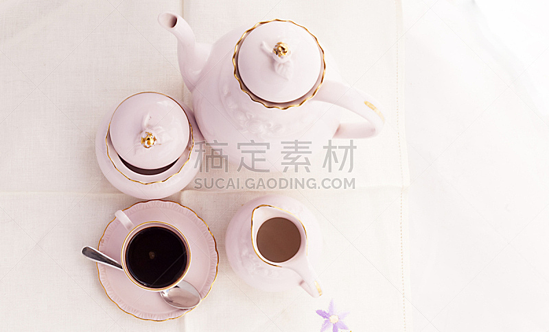 咖啡杯,餐具,桌子,水平画幅,茶碟,盘子,国际著名景点,热,瓷器,咖啡糖和可可粉交易