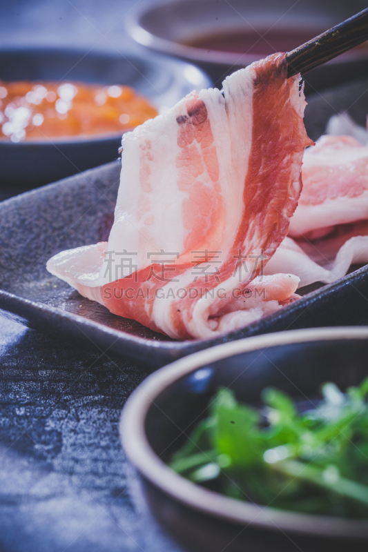寿喜烧,垂直画幅,生食,沸腾的,涮涮锅,肉,热,牛肉,蔬菜,猪肉