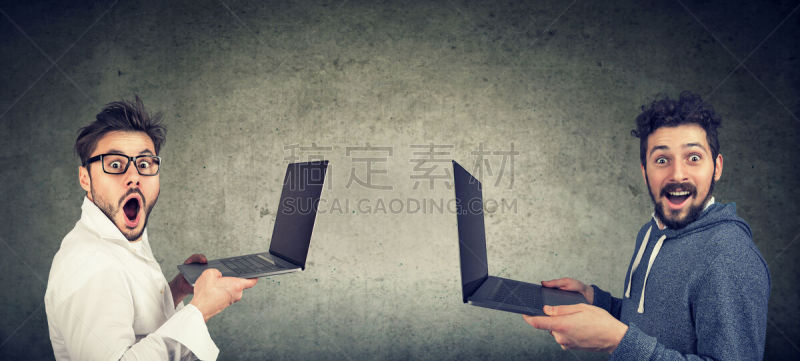 笔记本电脑,现代,惊奇,男人,两个人,幽默,在线聊天,络腮胡子,新的,水平画幅