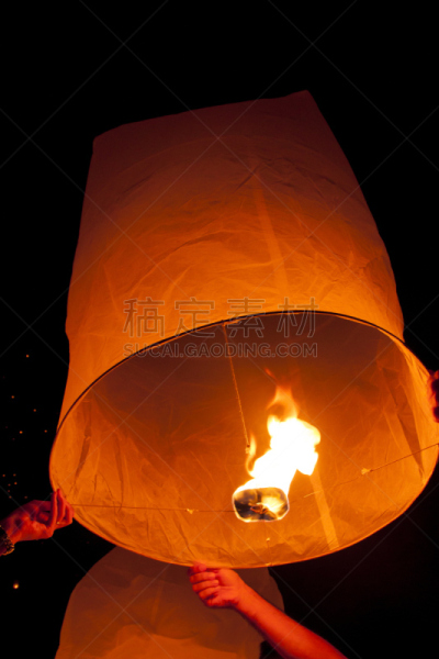 天灯,易鹏,拉那风景饭店,轻轻浮起,纸灯笼,垂直画幅,天空,风,灯笼,夜晚