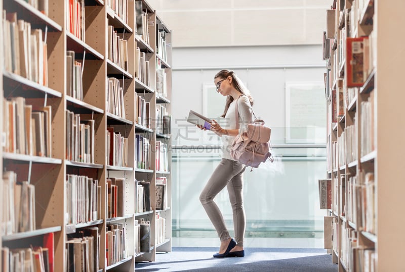 女人,图书馆,大学,书,架子,成年的,仅成年人,学生,人,仅女人