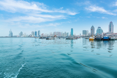 青岛海滩,海滨城市,水,天空,客船,滨水,都市风景,现代,绿玉,游艇