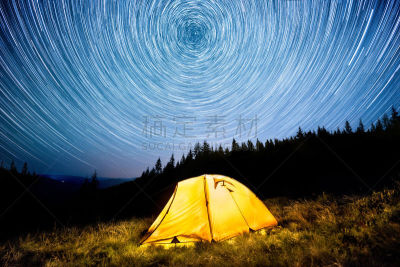 星星,夜晚,圆形,帐篷,山,森林,在上面,天空,星系,旅行者