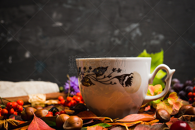 坚果,乡村风格,叶子,秋天,香料,背景,浆果,茶杯,选择对焦,留白