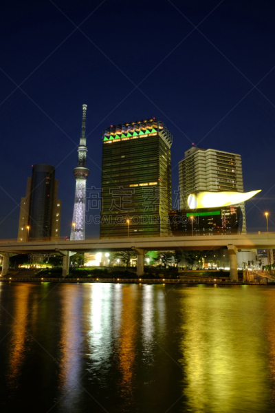 river sumida,东京,夜晚,城市天际线,日本,天空树,东京天空树,日落时分,垂直画幅,水