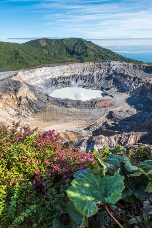 波阿斯火山,哥斯达黎加,火山,喷气孔,热带音乐,垂直画幅,水,天空,透过窗户往外看,美洲