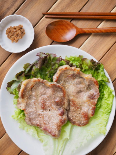 韩国食物,猪肉,格子烤肉,烧肉,烤猪肉,朝鲜的新年,韩国中秋节,韩国泡菜,韩语,日本食品
