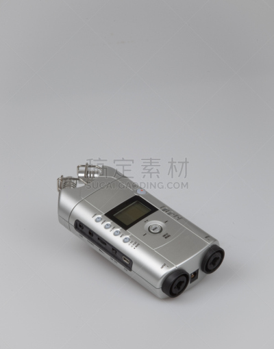 数码录音机,潜听哨,动圈式麦克风,磁带录音机,垂直画幅,麦克风,无人,特写,刻板印象,影棚拍摄