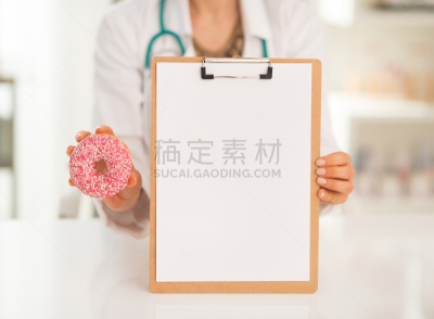特写,女人,多纳圈,写字板,面无表情,动脉硬化症,高血压,营养学家,办公室