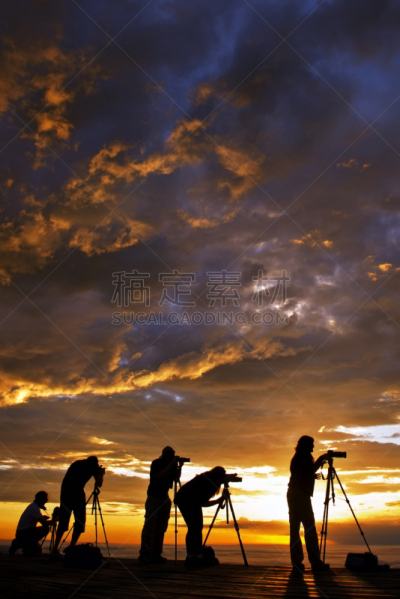 团队照片,摄影师,集体照,垂直画幅,天空,人群,夏天,户外,云景,明亮