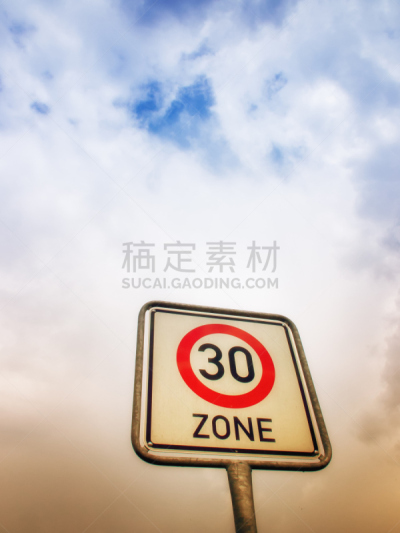限速标志,数字30,时区,标志,秘密行动,垂直画幅,天空,无人,符号,缓慢的