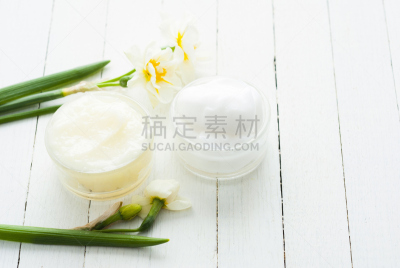 spa美容,春天,水仙花,留白,水平画幅,无人,抗痘护理露,奶油,乡村风格,化妆用品