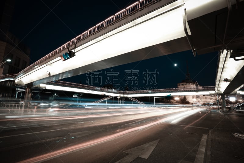 夜晚,城市生活,路口,人行桥,水平画幅,无人,市区路,交通,户外,田径跑道