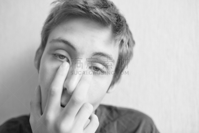 少男,不看镜头,成年的,青年人,青少年,16岁到17岁,仅青少年,儿童,人的脸部