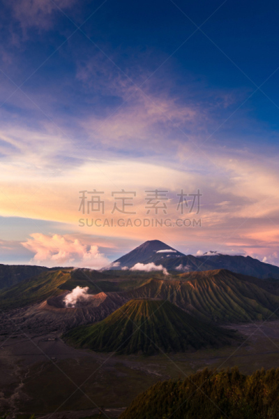 婆罗摩火山,火山,滕格尔火山,bromo-tengger-semeru national park,垂直画幅,无人,火山地形,户外,烟,著名景点