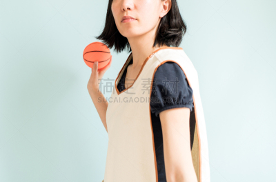 篮球,拿着,家庭护理,球,休闲活动,水平画幅,青年人,友谊,简单生活
