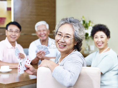 老年人,女人,纸牌,退休社区,疗养院,70到90岁,少量人群,亚洲人,扑克,幸福