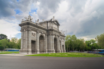 alcalá gate in madrid, spain