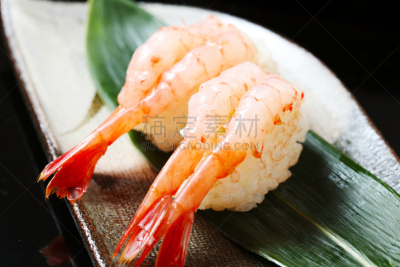 寿司,虾,生食,海味沙拉,海老寿司,寿司米,寿司店,生鱼片寿司,日本料理,饮食