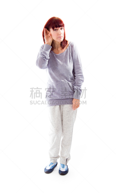 中老年女人,努力,手捂耳,沟通障碍,专心,背景分离,助听器,仅一个中老年女人,二件式睡衣,一个人