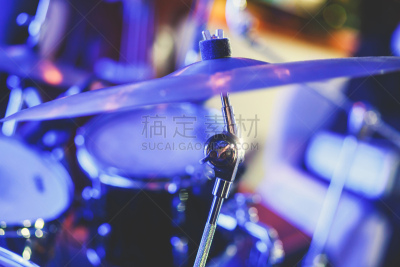 鼓手,爵士鼓,舞台,急救包,岩石,摄像机拍摄角度,都市风景,背景聚焦,乐队,表演