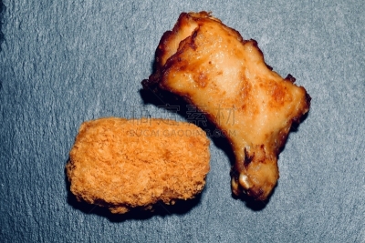 烤鸡,格子烤肉,日式烧鸡,水平画幅,日本,鸡,肉,盘子,烤的,炸丸子