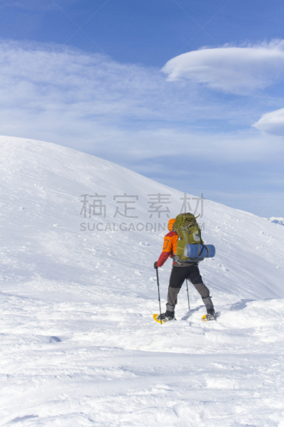 冬天,徒步旅行,垂直画幅,青少年,雪,运动,雪鞋,女婴,双亲家庭