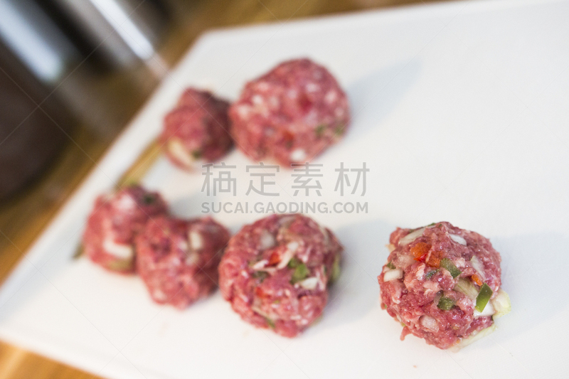 肉丸,厨房,球,开胃品,家庭生活,乡村风格,西红柿,仅成年人,意大利食品,晚餐