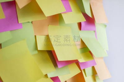 便签,墙,公告信息,任务清单,胶带,粘的,充满的,中等数量物体,笔记本,留白