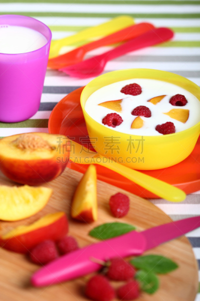 酸奶,健康食物,水果,覆盆子,桃,垂直画幅,奶制品,素食,无人,酸乳酒