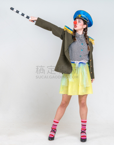 小丑,魔杖,女警察,拿着,交通,奇形怪状的,哑剧,女演员,演员,面部扭曲