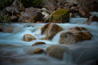 平滑的,河流,自然,水,褐色,水平画幅,绿色,岩石,无人,巨石