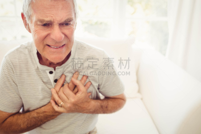 痛苦,老年男人,心型,心脏病发作,睡衣,65到69岁,60到69岁,卧室,troubles,永远年轻