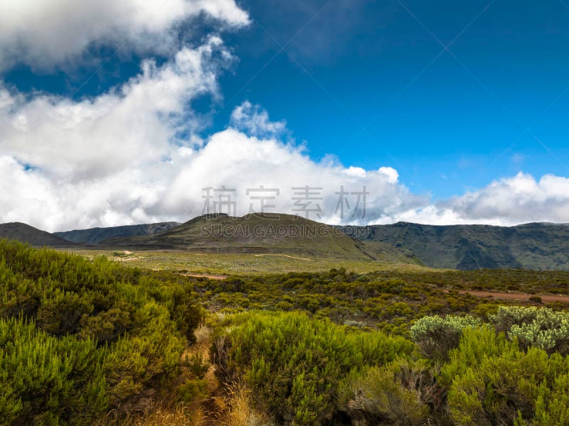 弗尔乃斯火山,山谷市,洛克斯省立公园,三个村落,跨海公路,留尼汪（法属）,布列塔尼,主干路,海底,蔚蓝海岸地区